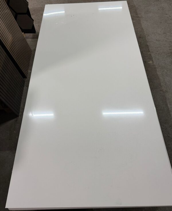 Płyta 19 Biała rozm. 122x 260 cm Połysk